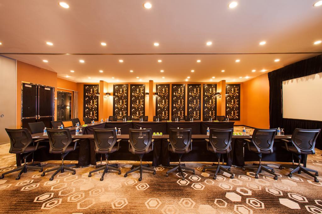 Hotel Derek Houston Galleria Bagian luar foto